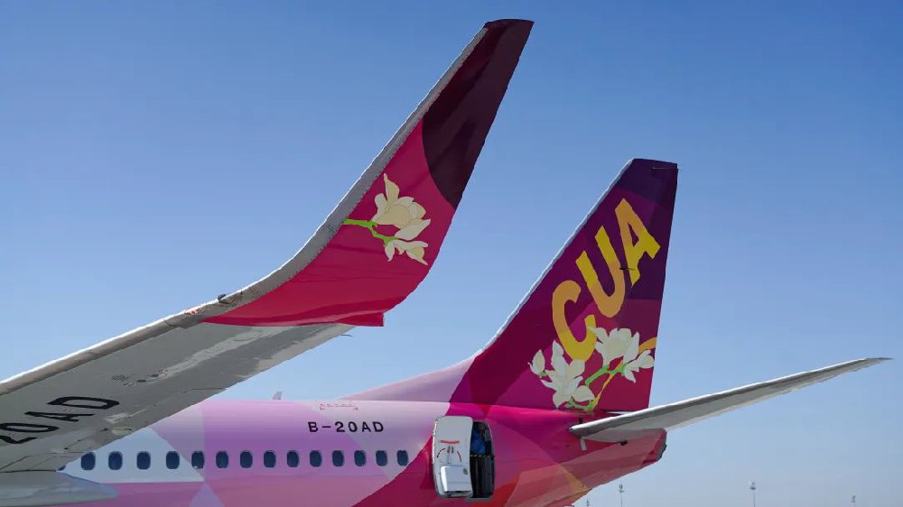 日照山太噴涂的中聯(lián)航創(chuàng)意版標(biāo)準(zhǔn)機(jī)，順利完成首航